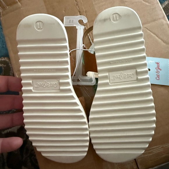 Cat & Jack Toddler Girls' Shaelyn Sandals. Size 11 
New! - Picture 6 of 9